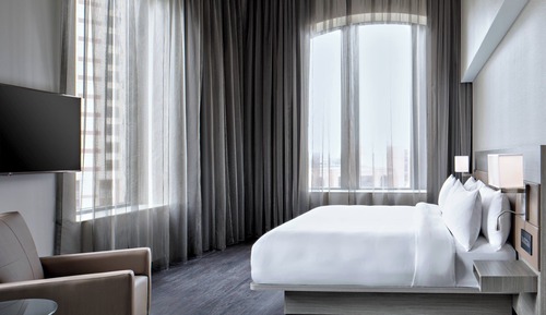 Habitación, 1 cama de matrimonio grande, vistas a la ciudad, en esquina