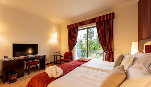 Habitación Deluxe doble, balcón, vistas a la piscina