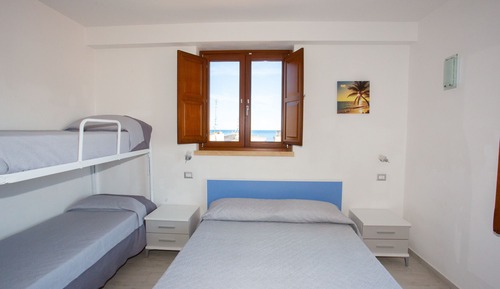 Apartamento superior, baño privado, vistas al mar (DAFNE)