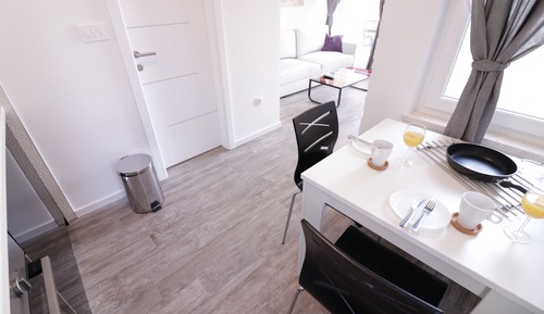 Estudio Deluxe, no fumadores, acceso a la piscina