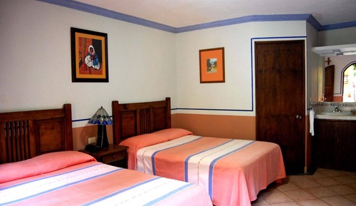 Habitación estándar doble, 2 camas dobles, no fumadores