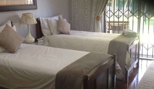 Habitación Confort con 2 camas individuales, 2 camas individuales, frigorífico y microondas