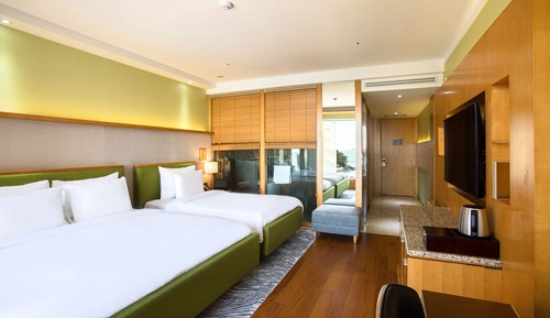 5.Ocean View Family King Room