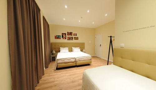 Habitación cuádruple, balcón (India)