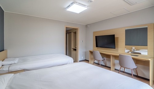 Habitación estándar con 2 camas individuales, vistas a la montaña (Lake Hotel)