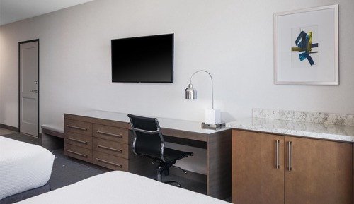 Suite, 1 cama de matrimonio grande, no fumadores (Shower Only;with Sofabed)