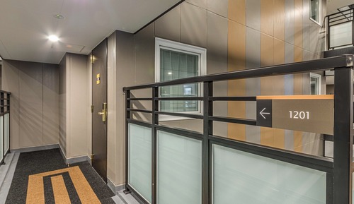 Habitación con 2 camas individuales, no fumadores (Casual, Inside, No View)