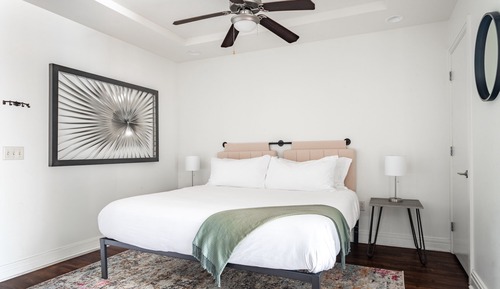 Estudio City, 1 cama de matrimonio grande con sofá cama (Self Check-in with Virtual Front Desk)