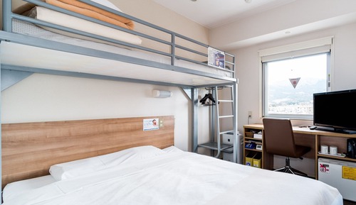 Habitación doble, fumadores (with Loft bed, Semi double bed)