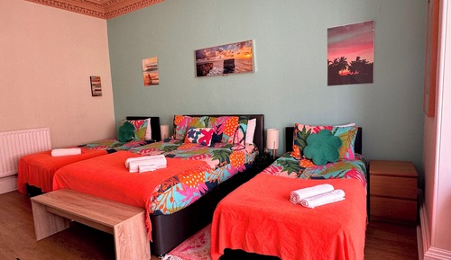 Habitación cuádruple, baño compartido (Room 1)