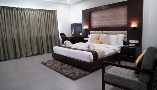 Habitación ejecutiva doble, 1 cama de matrimonio, fumadores, vistas a la piscina