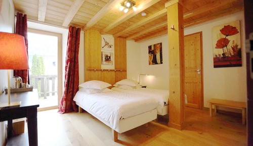 Habitación superior con 1 cama doble o 2 individuales (Perle)
