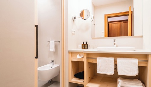 Habitación doble, balcón, vistas a la montaña