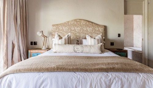 Suite de lujo, patio, en la zona del jardín (Cummin)