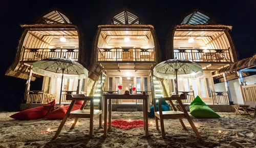 Habitación, terraza, vistas al mar