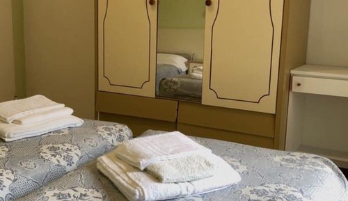 Habitación estándar con 1 cama doble o 2 individuales