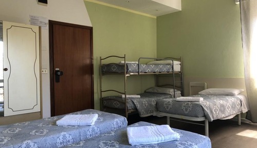 Habitación cuádruple estándar