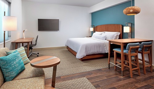 Estudio, 1 cama de matrimonio grande con sofá cama (Mobility/Hearing Access, Roll-in Shwr)