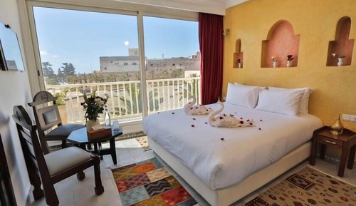 Estudio Deluxe, 1 cama de matrimonio grande con sofá cama, fumadores, vistas al mar