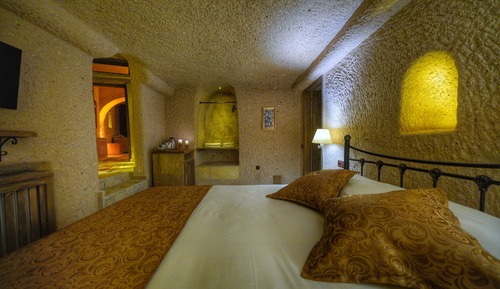 Double Cave Room