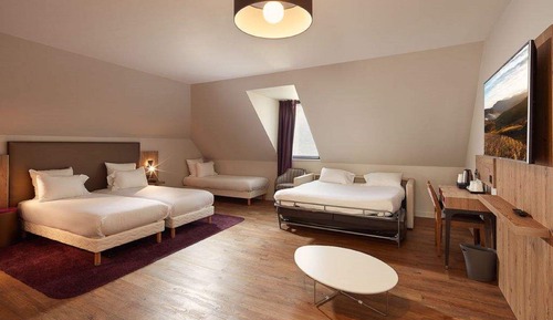 Habitación familiar, varias camas