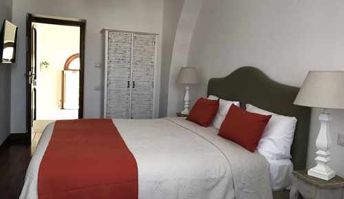 Habitación superior con 1 cama doble o 2 individuales