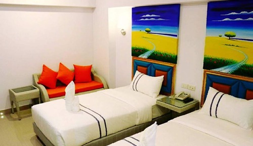 Habitación superior con 1 cama doble o 2 individuales