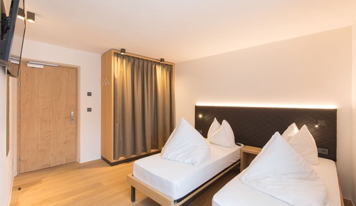 Habitación con 2 camas individuales