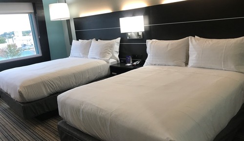 Habitación estándar, 2 camas de matrimonio (Mobility, Roll-In Shower)