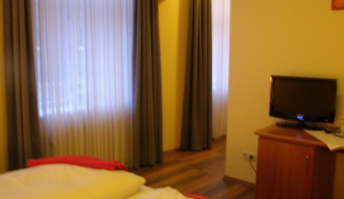 Habitación estándar doble, 1 cama de matrimonio grande, vistas al parque