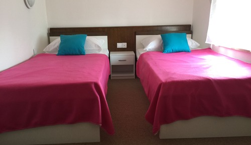 Habitación cuádruple estándar, vistas al patio