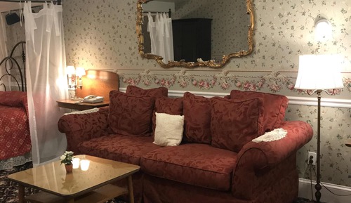 Habitación cuádruple estándar, baño privado (Barnside Turn of the Cent)