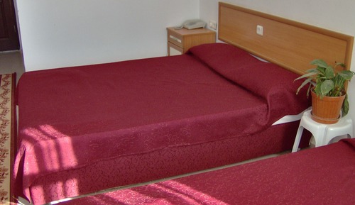 Habitación estándar con 1 cama doble o 2 individuales