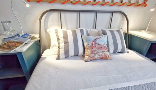 Economy Family Room, Exterior Private Bathroom