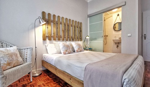 Double Room, Private Bathroom, Patio View (B)