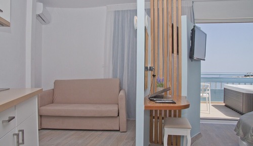 Suite estudio Deluxe, 1 cama de matrimonio grande con sofá cama, frente al mar