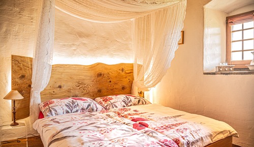 Habitación doble, baño privado, vistas a la montaña (Balcon Baldaquin)
