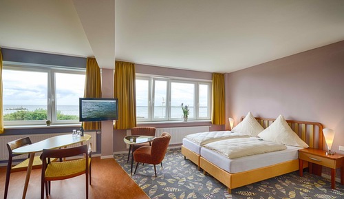 Estudio, vistas al mar