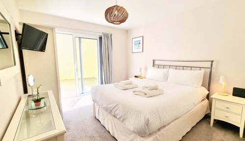 The Beach House, 2 Bedroom Apartment, 2 Bathrooms (dog friendly)