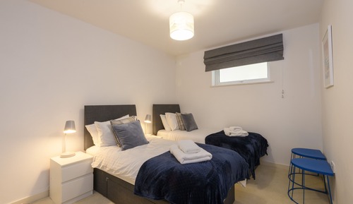 The Beach House, 2 Bedroom Apartment, 2 Bathrooms, Rear View (dog friendly)