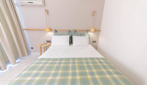 Habitación Deluxe, 1 cama doble o 2 individuales, balcón