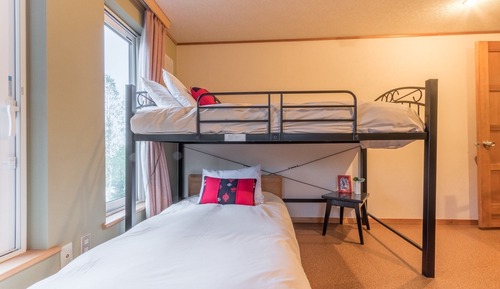 Habitación cuádruple estándar, vistas a la montaña