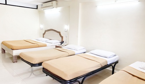 Family Deluxe Non - AC 6 bedded 