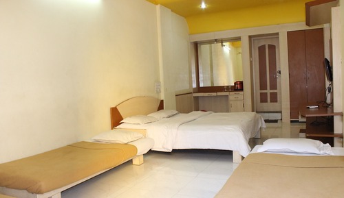 Family Deluxe AC 6 Bedded