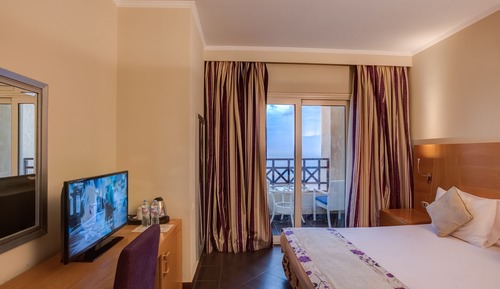 Standard Twin Room, side Sea View