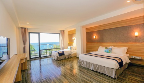 Habitación triple familiar, balcón, vistas al mar