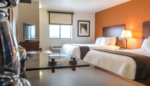 Habitación, 2 camas de matrimonio (Hearing Impaired with Recliner)