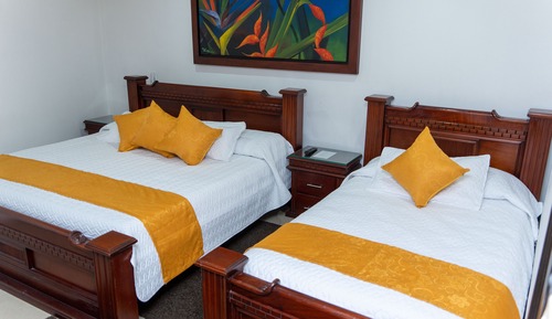 Habitación familiar, varias camas