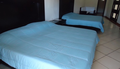 Habitación Deluxe doble, 2 camas dobles, accesible para personas con discapacidad