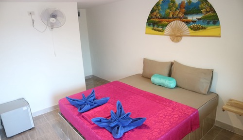 Habitación estándar, 1 cama de matrimonio grande, baño privado, vistas a la ciudad